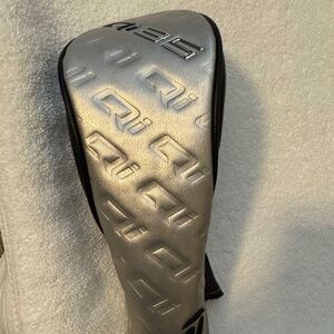 TAYLOR MADE FAIRWAY COVER